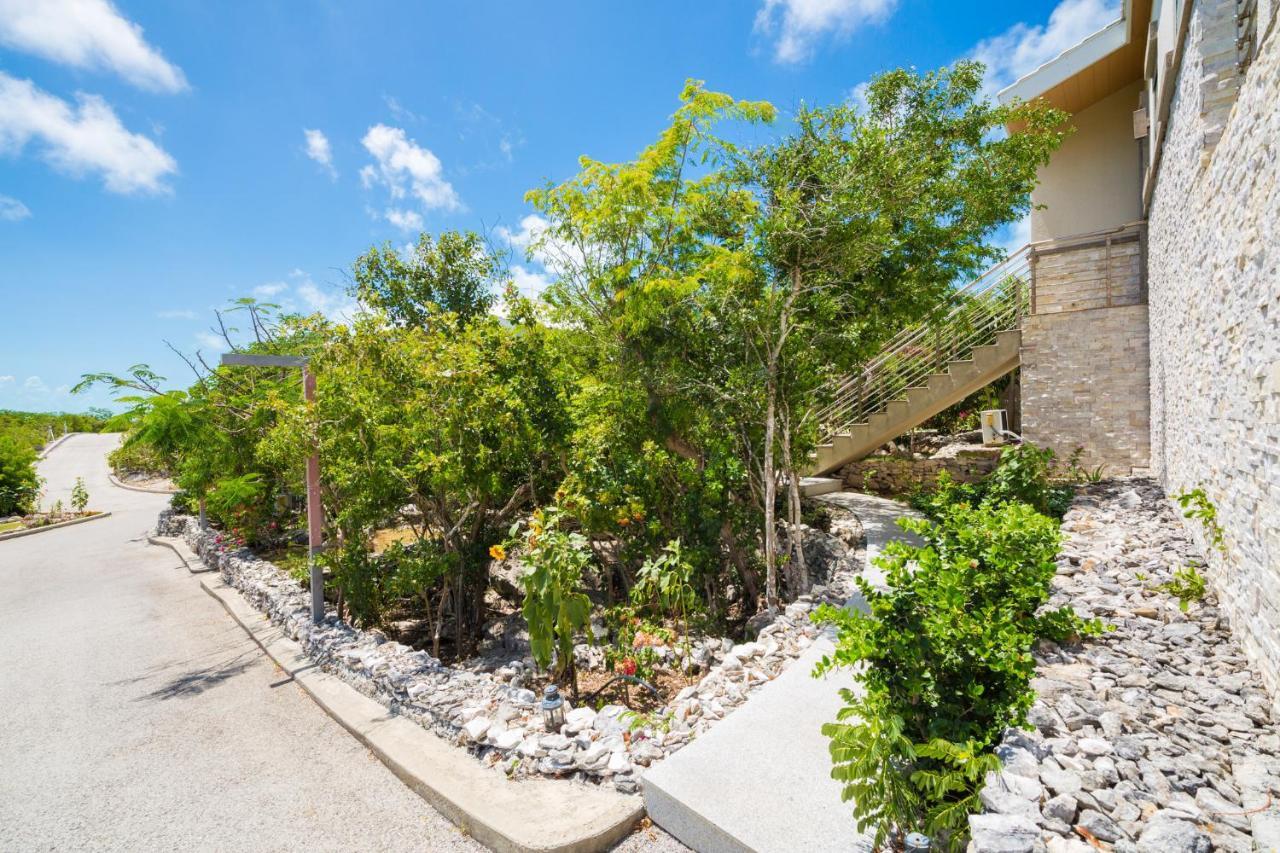 One On Marlin Resort (Adults Only) Turtle Cove Extérieur photo